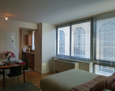 96 and Lexington Ave - Photo Thumbnail 3