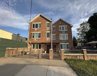 73-04 Ditmars Boulevard - Photo Thumbnail 7