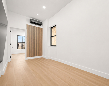 727 Knickerbocker Avenue - Photo Thumbnail 6