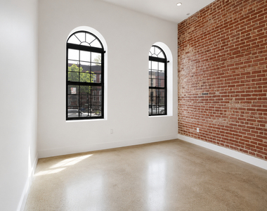 753 Lexington Avenue - Photo Thumbnail 2