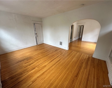 394 Taunton Place - Photo Thumbnail 5