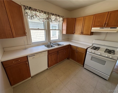 394 Taunton Place - Photo Thumbnail 17