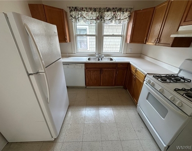 394 Taunton Place - Photo Thumbnail 15