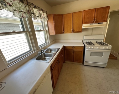 394 Taunton Place - Photo Thumbnail 16