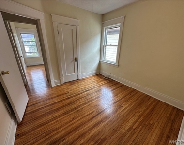 394 Taunton Place - Photo Thumbnail 9