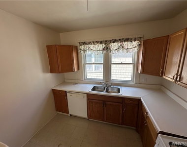 394 Taunton Place - Photo Thumbnail 18