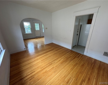 394 Taunton Place - Photo Thumbnail 7
