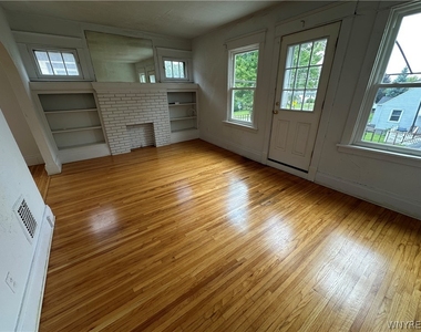 394 Taunton Place - Photo Thumbnail 4