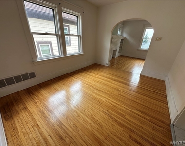 394 Taunton Place - Photo Thumbnail 8