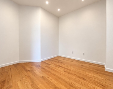 953 Columbus Avenue - Photo Thumbnail 12