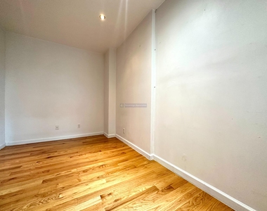 953 Columbus Avenue - Photo Thumbnail 7