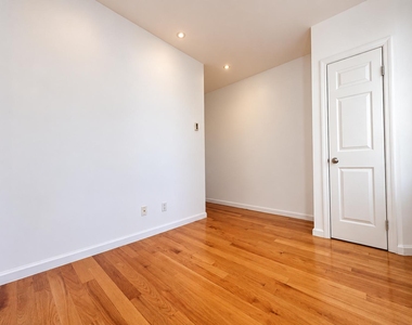 953 Columbus Avenue - Photo Thumbnail 3