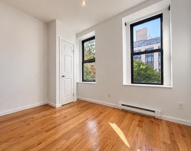 953 Columbus Avenue - Photo Thumbnail 2