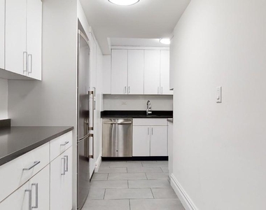 East 38th Street - Photo Thumbnail 3