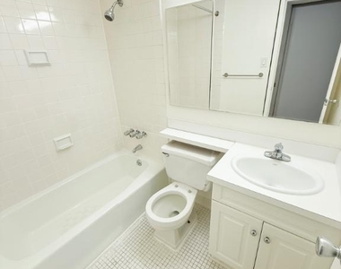 Astor Pl - Photo Thumbnail 1