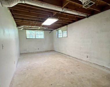 6695 Courtney Drive - Photo Thumbnail 24