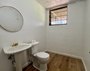 6695 Courtney Drive - Photo Thumbnail 23