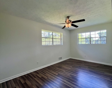6695 Courtney Drive - Photo Thumbnail 8