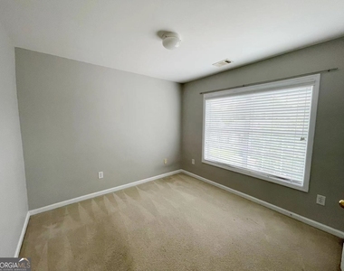 401 Norton Crossing - Photo Thumbnail 17