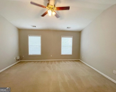 401 Norton Crossing - Photo Thumbnail 9