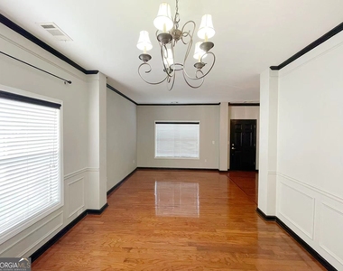 401 Norton Crossing - Photo Thumbnail 3