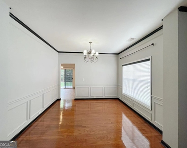 401 Norton Crossing - Photo Thumbnail 2