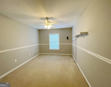 401 Norton Crossing - Photo Thumbnail 18