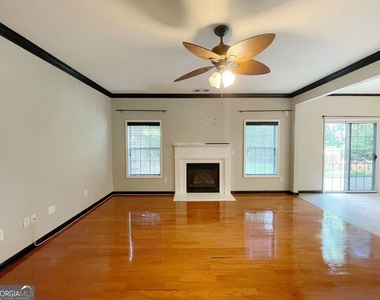 401 Norton Crossing - Photo Thumbnail 7