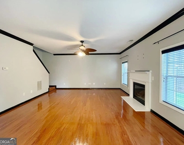 401 Norton Crossing - Photo Thumbnail 6