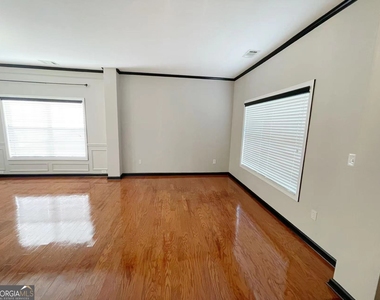401 Norton Crossing - Photo Thumbnail 1