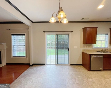 401 Norton Crossing - Photo Thumbnail 5