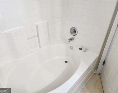 6129 Brookechase Lane - Photo Thumbnail 18