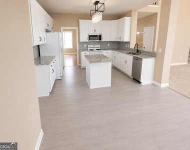 825 Stoneglen Court - Photo Thumbnail 17