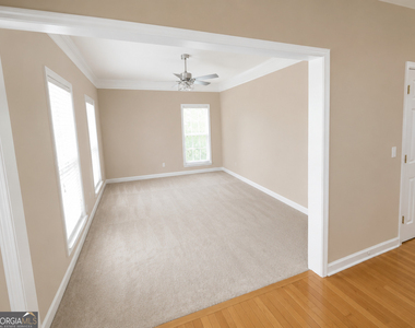 825 Stoneglen Court - Photo Thumbnail 12