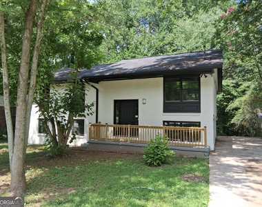8229 Queens Drive - Photo Thumbnail 1
