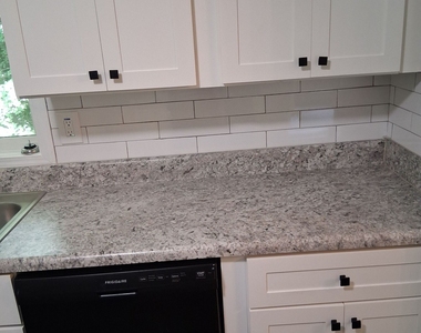 8229 Queens Drive - Photo Thumbnail 19