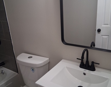 8229 Queens Drive - Photo Thumbnail 10
