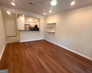 1110 Westchester Ridge Ne - Photo Thumbnail 3