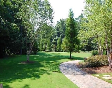 1110 Westchester Ridge Ne - Photo Thumbnail 18