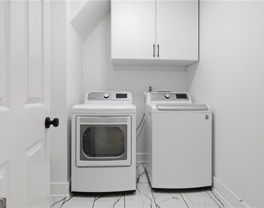 230 Pinebridge Court - Photo Thumbnail 15