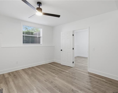 230 Pinebridge Court - Photo Thumbnail 34