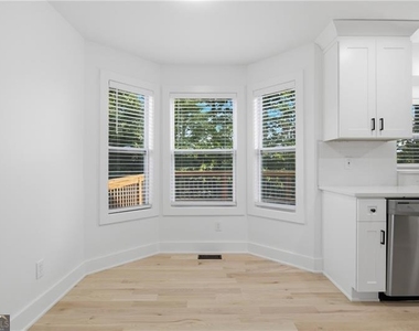 230 Pinebridge Court - Photo Thumbnail 8