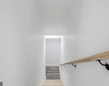 230 Pinebridge Court - Photo Thumbnail 31