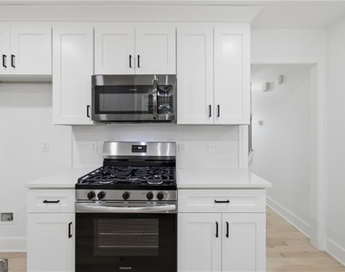 230 Pinebridge Court - Photo Thumbnail 9