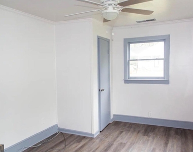 2418 Crestview Avenue - Photo Thumbnail 14