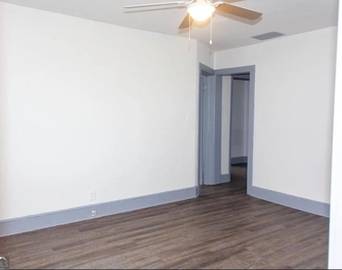 2418 Crestview Avenue - Photo Thumbnail 13