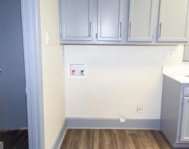 2418 Crestview Avenue - Photo Thumbnail 8