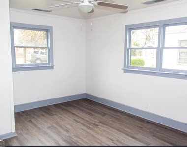 2418 Crestview Avenue - Photo Thumbnail 4