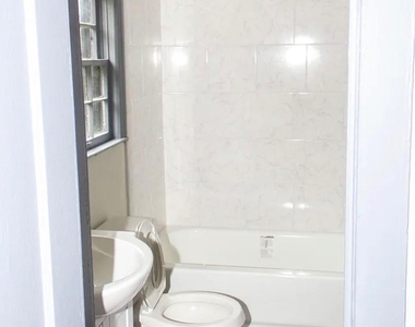 2418 Crestview Avenue - Photo Thumbnail 9