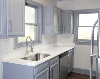 2418 Crestview Avenue - Photo Thumbnail 7
